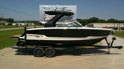 BOATZON | Chaparral 28 Surf 2026