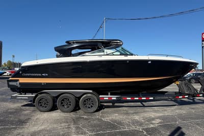 BOATZON | Chaparral 30 Surf 2023