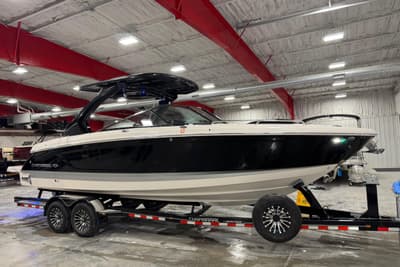 BOATZON | Chaparral 30 Surf 2023
