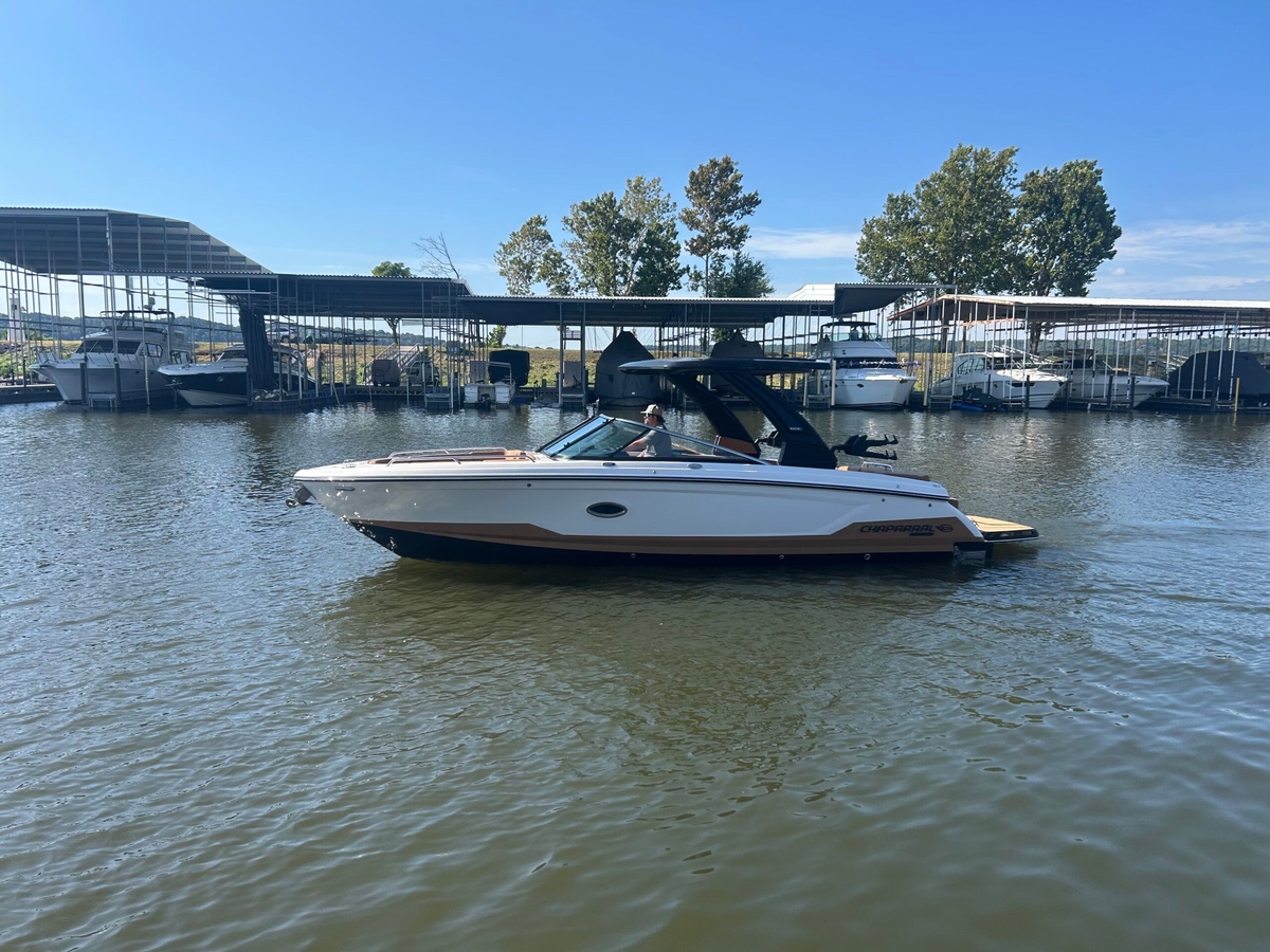 2025 Chaparral 30 Surf - Sold Boat