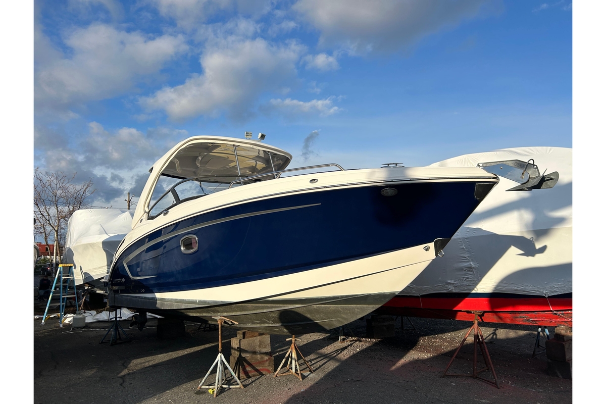 2017 Chaparral 307 SSX - Sold Boat