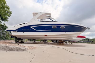 BOATZON | Chaparral 327 SSX 2012