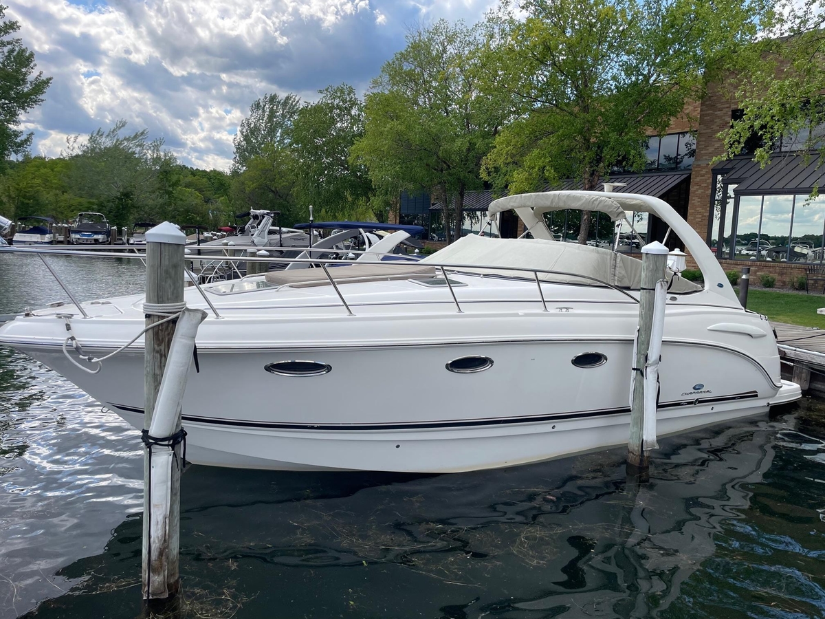 2005 Chaparral Signature 330 - Sold Boat