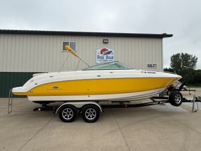 BOATZON | Chaparral SSi 256 2006