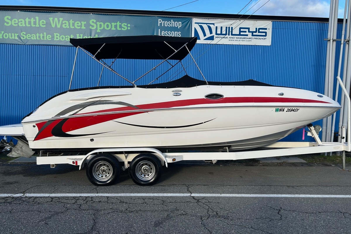 2005 Chaparral Sunesta 252 - Sold Boat