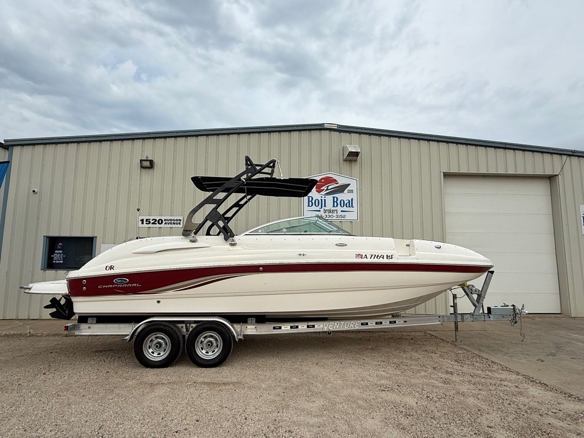2005 Chaparral Sunesta 274 - Sold Boat