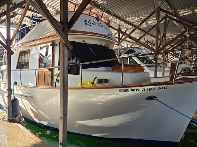 1981 CHB 34 TriCabin - Sold Boat