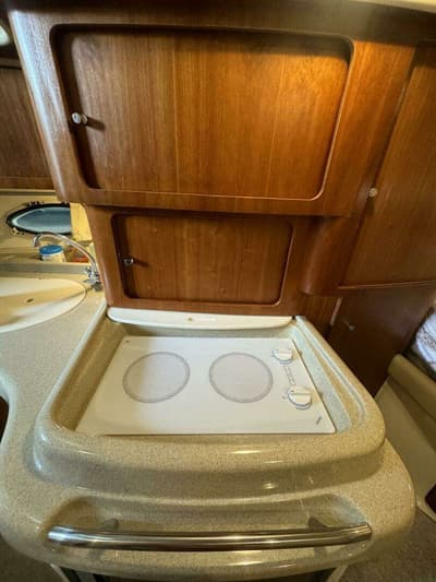 BOATZON | Chris-Craft 328 Express Cruiser 2003