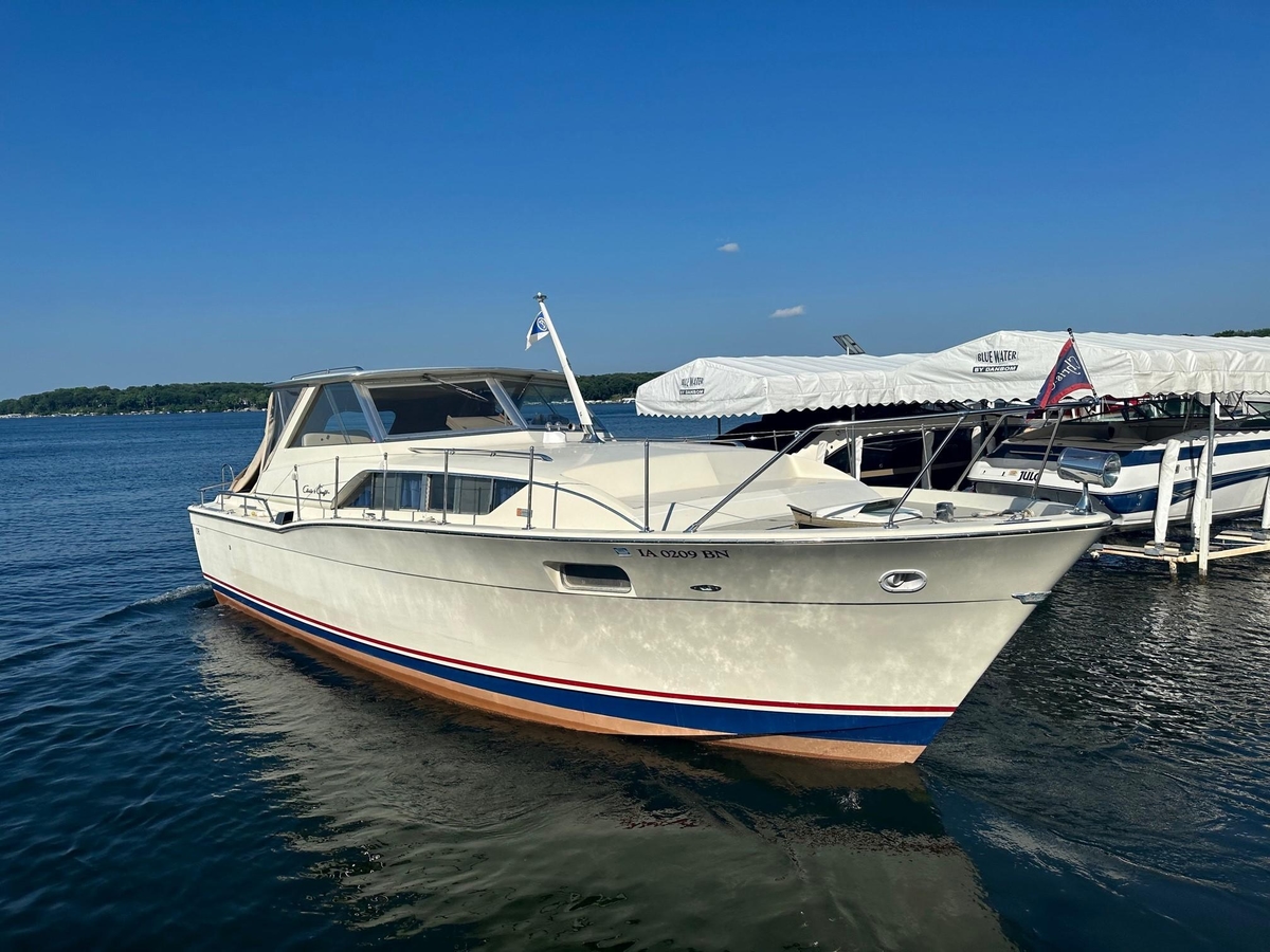 1968 Chris-Craft 35 Commander - Sold Boat