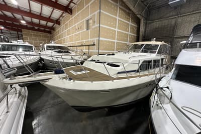 BOATZON | Chris-Craft 381 Catalina 1986