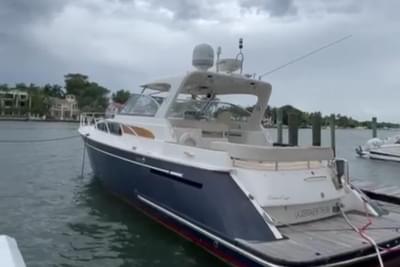 BOATZON | Chris-Craft 43 Roamer 2006