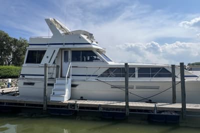 BOATZON | Chris-Craft 46 Constellation 1986