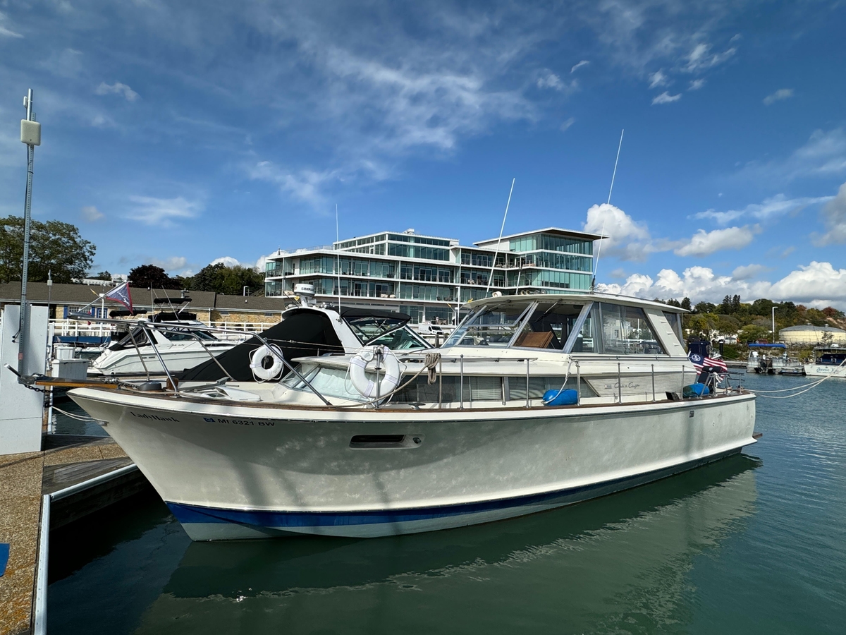 1969 Chris-Craft Commander - Sold Boat