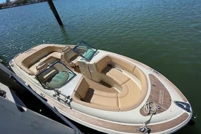 BOATZON | Chris-Craft Launch 25 2011