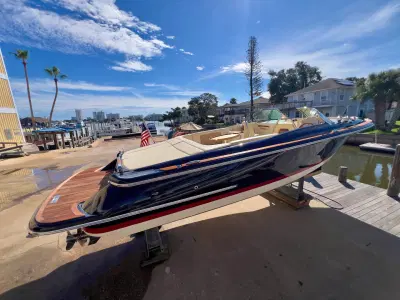 BOATZON | Chris-Craft Launch 27 2020