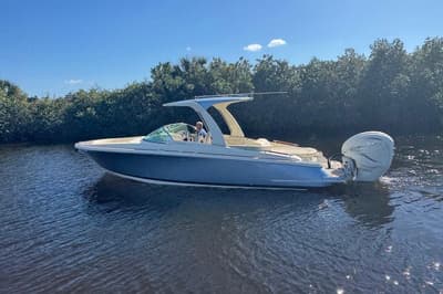 BOATZON | Chris-Craft Launch 28 2020