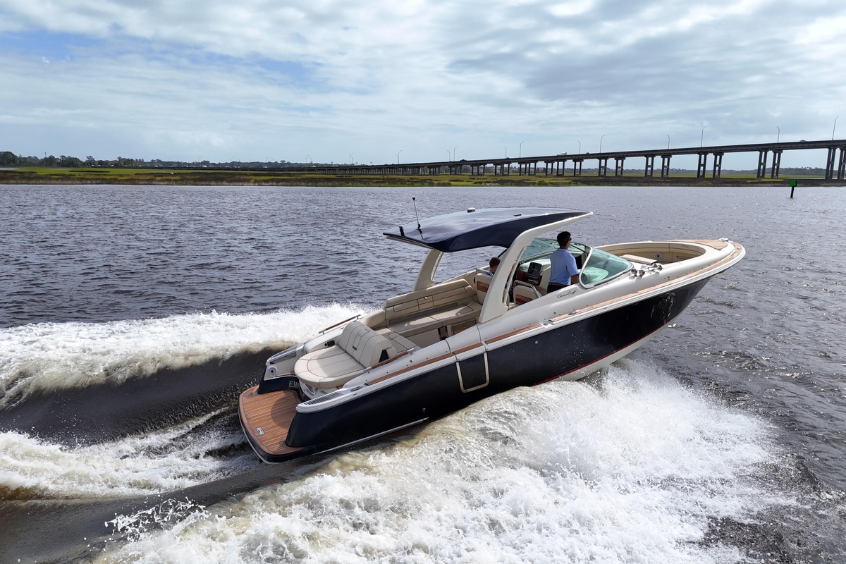 2020 Chris-Craft Launch 31 GT - Sold Boat