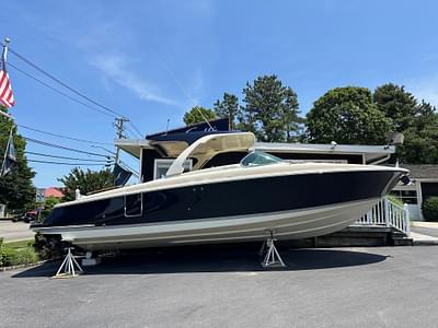 BOATZON | Chris-Craft Launch 35 GT 2025