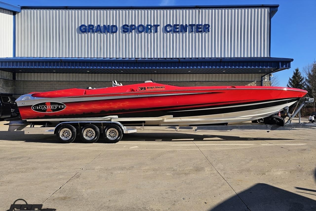 2011 Cigarette 39 Top Gun Unlimited - Sold Boat