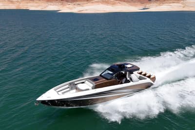 BOATZON | Cigarette 42 Auroris 2024