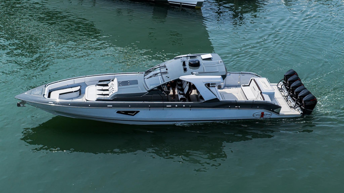 2025 Cigarette 52 Thunder - Sold Boat