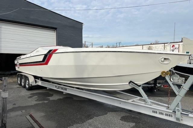 1989 Cigarette Cafe Racer 35 - Sold Boat