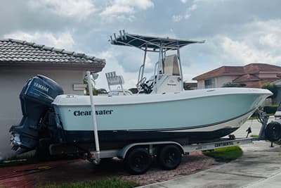 BOATZON | Clearwater 2300 Center Console 2008