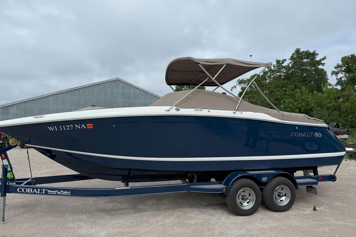 2016 Cobalt 26SD - Sold Boat