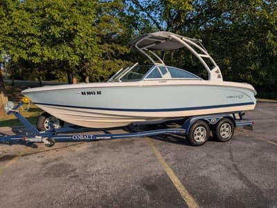 BOATZON | Cobalt Boats 220S 2020
