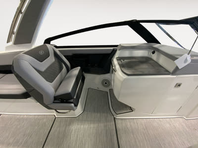 BOATZON | Cobalt Boats R31 2027