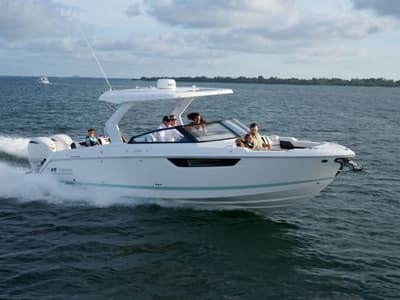 BOATZON | Cobalt Boats R31 Outboard 2026