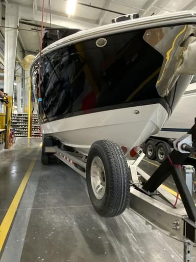 BOATZON | Cobalt Boats R33 2025