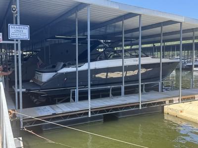 BOATZON | Cobalt Boats R35 2026