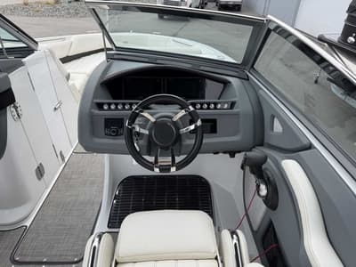 BOATZON | Cobalt Boats R5 2017