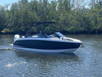 BOATZON | Cobalt Boats R6 Outboard 2025