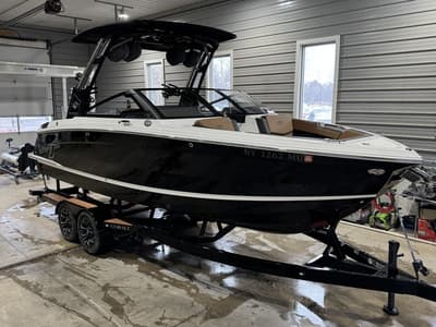 BOATZON | Cobalt Boats R6 Surf 2023