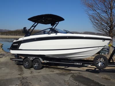 BOATZON | Cobalt Boats R6 Surf 2026