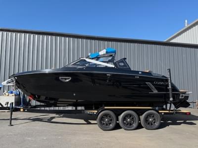 BOATZON | Cobalt Boats R6 Surf 2026
