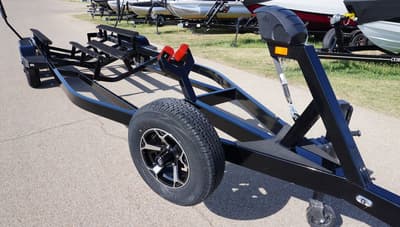BOATZON | Cobalt Boats R6 Surf Trailer 2026