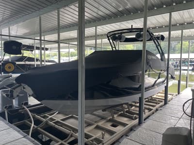 BOATZON | Cobalt Boats R8 2026