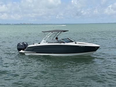BOATZON | Cobalt Boats R8 Outboard 2022