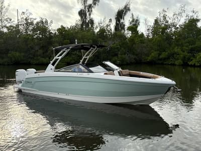 BOATZON | Cobalt Boats R8 Outboard 2026 BOATZON | Cobalt Boats R8 Outboard 2026