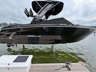 BOATZON | Cobalt Boats R8 Surf 2025