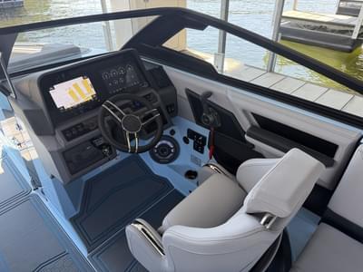 BOATZON | Cobalt Boats R8 Surf 2026