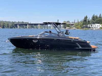 BOATZON | Cobalt Boats R8 Surf 2026