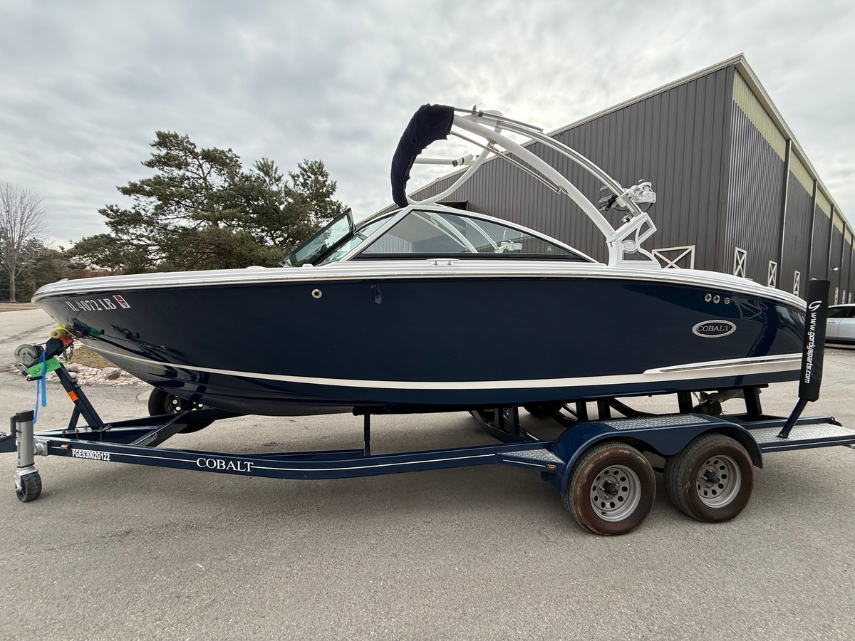 2022 Cobalt CS23 Surf - Sold Boat