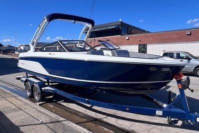 BOATZON | Cobalt CS23 Surf 2025 BOATZON | Cobalt CS23 Surf 2025