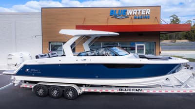 BOATZON | Cobalt R31 Outboard 2026