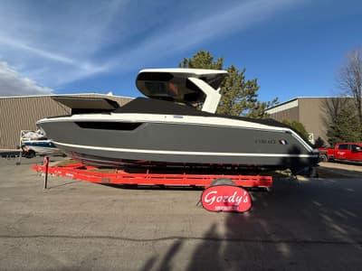 BOATZON | Cobalt R31 Surf 2026