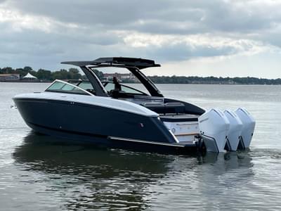 BOATZON | Cobalt R33 OB 2023 BOATZON | Cobalt R33 OB 2023